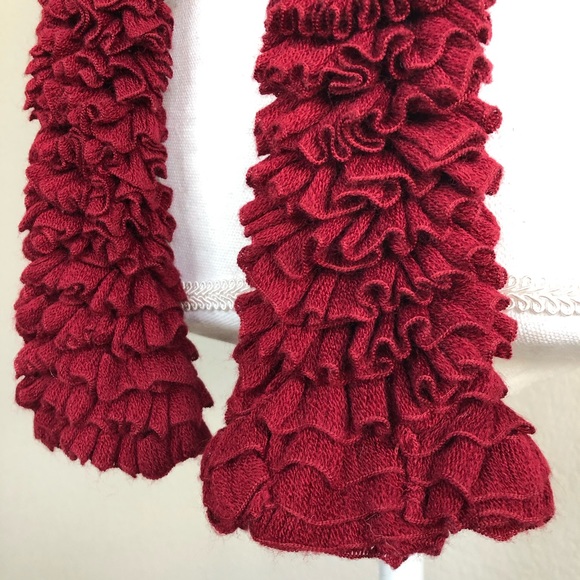Red Ruffled Scarf - Picture 4 of 4
